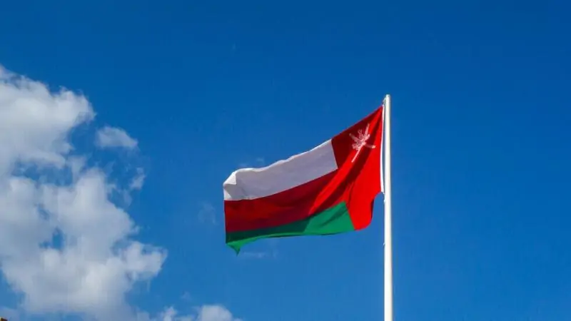 سلطنة عمان تطرح استجابة سريعة للأحداث في اليمن: تفاصيل وصدى داخلي