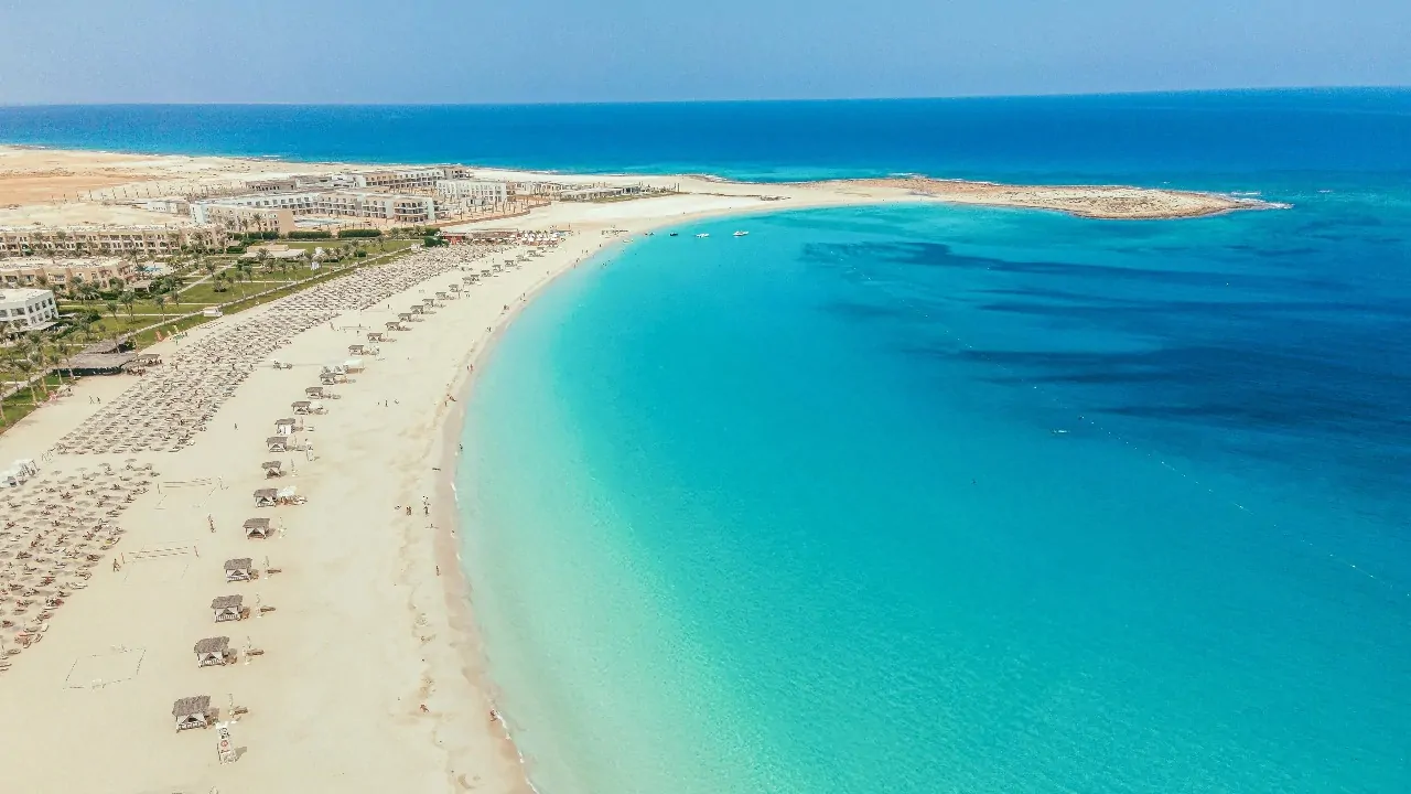 استثمار 45 مليار جنيه في تحديث بنية رأس الحكمة التحتية بالإمارات 2 استثمار 45 مليار جنيه في تحديث بنية رأس الحكمة التحتية بالإمارات