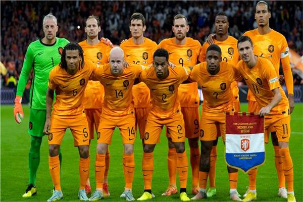 التشكيلة الرسمية لهولندا قبل مواجهة بولندا في تصفيات كأس العالم
