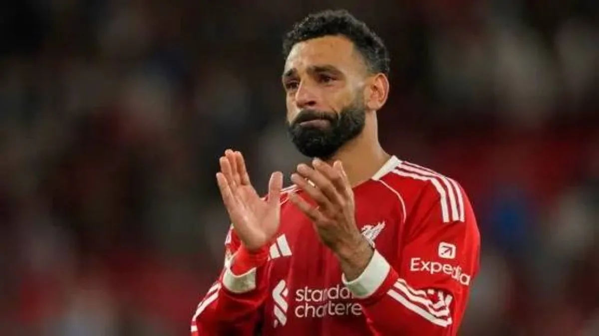 صلاح يتحدث عن صعوبات التكيف مع زميله الجديد ويسترجع لحظات مؤثرة من مشاعره. 2 صلاح يتحدث عن صعوبات التكيف مع زميله الجديد ويسترجع لحظات مؤثرة من مشاعره.