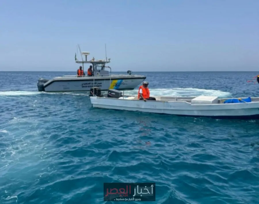 نجاح حرس الحدود بجدة في إنقاذ مواطنين علقوا في البحر بعد تعطل قاربهما