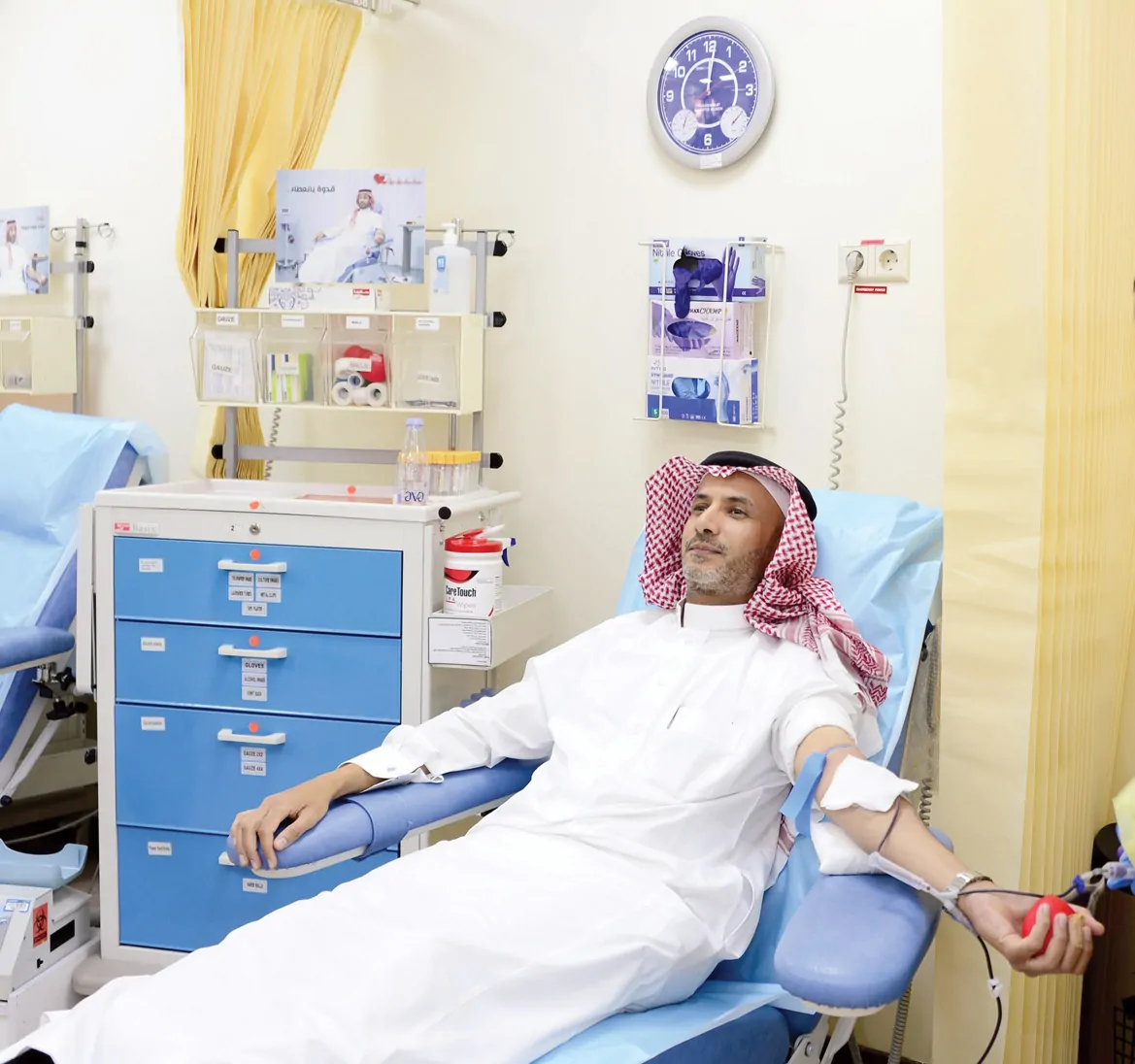 مساهمات فعّالة من أسرة جامعة الإمام عبدالرحمن في حملة التبرع بالدم