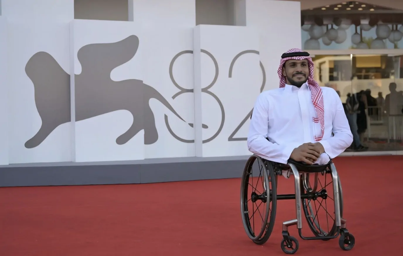 عبد الرحمن القرشي: نجم تألق في مهرجان فينيسيا السينمائي