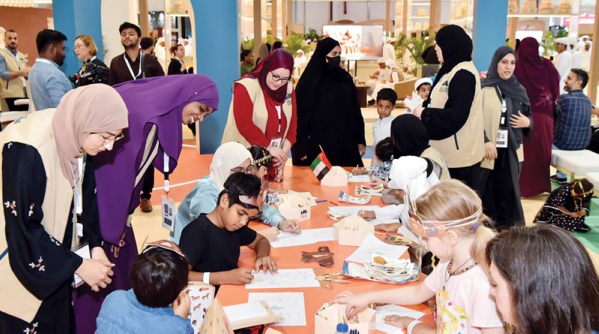 احتفال بالتقاليد: أنشطة أبوظبي للصيد والفروسية عبر الأجيال