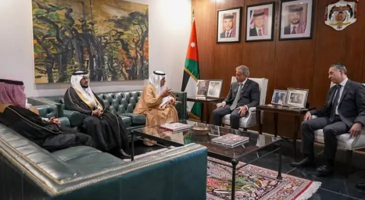 لقاء رسمي بين رئيس الوزراء ورئيس اتحاد الغرف التجارية السعودية