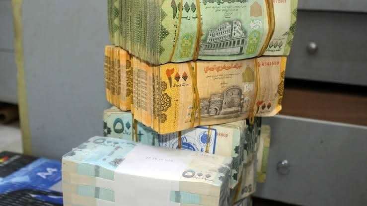 عدن تعلن سعر صرف جديد بعد انتهاء الإضراب