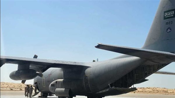 طائرة سعودية تحمل رسائل دعم لغزة في مطار العريش الدولي