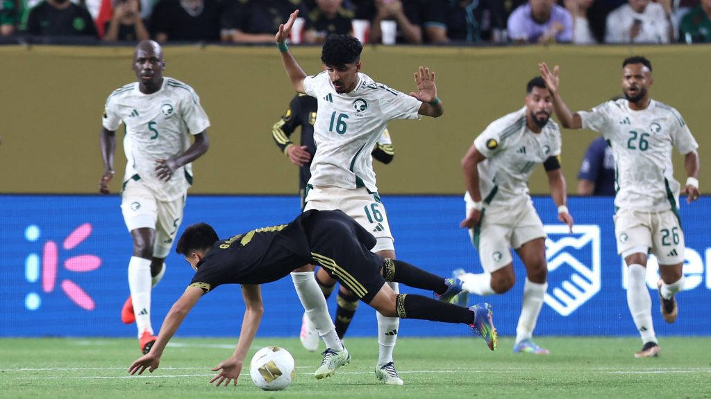 منتخب السعودية في مأزق بسبب إصابة قوية أثناء المعسكر في التشيك