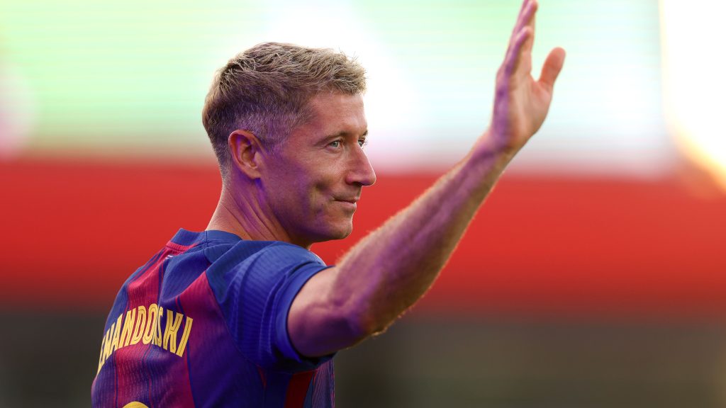 ليفاندوفسكي يرفض عرض السعودية الضخم ويؤكد ولاءه لأوروبا