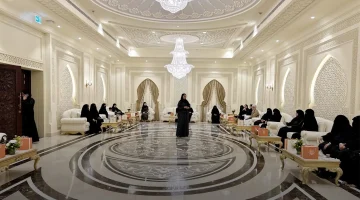 جلسة عصف ذهني لتطوير خدمات مركز إنتاج في الشارقة: نحو مستقبل أفضل