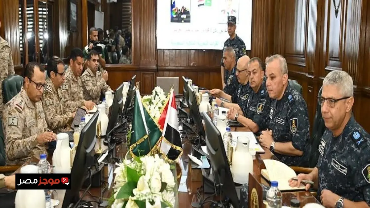 تعزيز التعاون العسكري: لقاء قائد القوات البحرية مع رئيس أركان البحرية السعودية