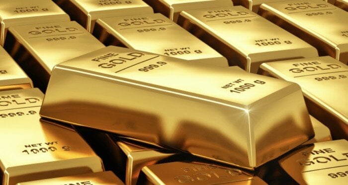 أسعار الذهب تنخفض عالمياً وسط ارتفاع الدولار وتوترات السوق