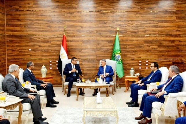 تعاون استراتيجي: وزير الإسكان ومحافظ الإسماعيلية يتناولان المشاريع المشتركة