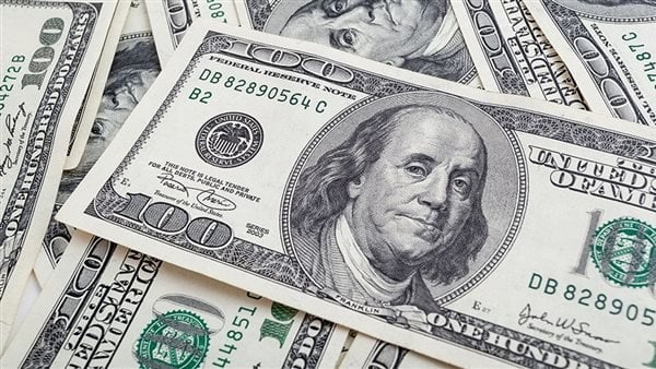 ارتفاع الجنيه المصري مع انخفاض سعر الدولار في بداية تعاملات اليوم