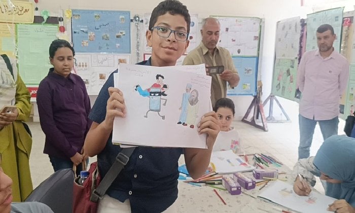 استقبال لجنة تقييم النشاط الصيفي: مدير تعليم قنا يرحب بمسابقة الكاريكاتير 2 استقبال لجنة تقييم النشاط الصيفي: مدير تعليم قنا يرحب بمسابقة الكاريكاتير