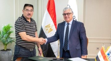تعاقد قناة السويس مع شوانفينج لتطوير صناعة الملابس بالقنطرة غرب