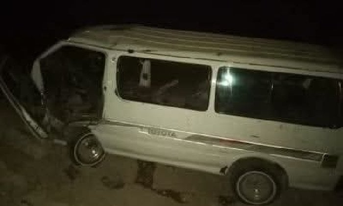 خمسة مصابين جراء انقلاب ميكروباص في بور سعيد على محور 30 يونيو