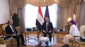 زيارة رئيس جامعة أسيوط لمعهد تكنولوجيا المعلومات: تعزيز التعاون بين التعليم والتكنولوجيا