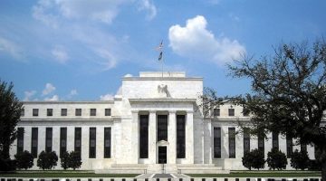 ستاندرد تشارترد توقعات بتخفيض 0.5 لمعدل الفائدة في اجتماع الاحتياطي الفيدرالي