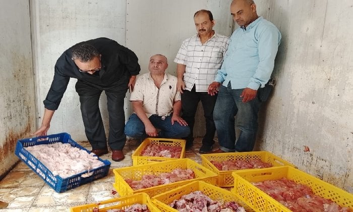 ضبط 550 كيلو من الدواجن الفاسدة قبل بيعها في كفر الدوار