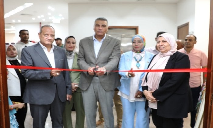محافظ أسوان يتواجد في احتفالية وفاء النيل ويكرم المساهمين للمرة الأولى