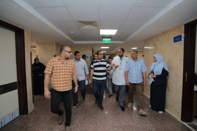 نائب محافظ قنا يجري جولة تفقدية للمنشآت الطبية في أبوتشت