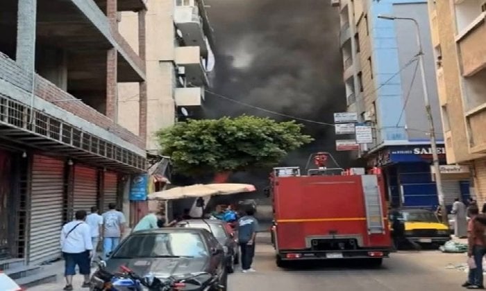 حريق يلتهم معرض دراجات في الإسكندرية: استجابة عاجلة من فرق الإطفاء
