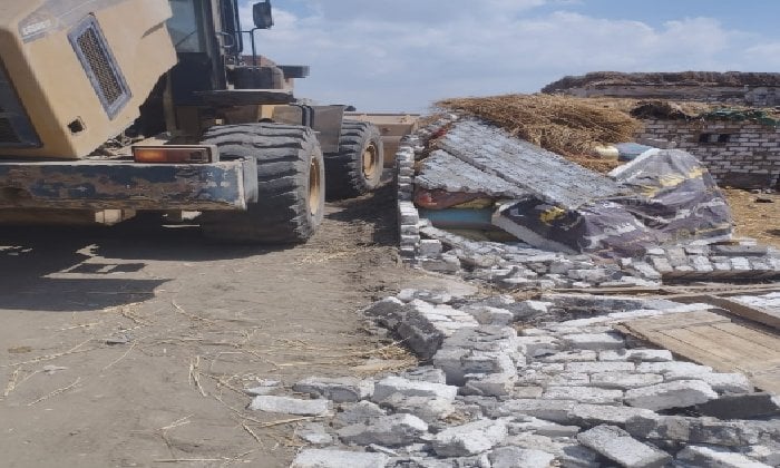 هدم 3 حظائر غير قانونية في الرضوان بجنوب بورسعيد 2 هدم 3 حظائر غير قانونية في الرضوان بجنوب بورسعيد