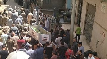 وداعاً لمسن توفي ساجداً سكان مجيريا بالمنوفية يشاركون في جنازته