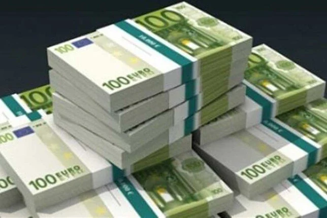 سعر اليورو مقابل الجنيه اليوم الأربعاء 22 أبريل 2026 والتقلبات المتوقعة في الأسواق المالية