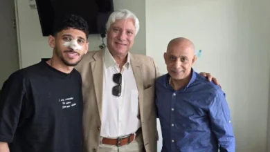 مدير الكرة في الزمالك يطمئن على أحمد عاطف قطة عقب نجاح جراحة الأنف