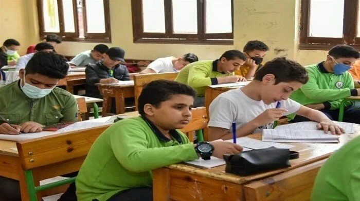 موعد امتحانات الترم الثاني 2026 لصفوف النقل والشهادة الإعدادية تفاصيل مواعيد الامتحانات وجدول الصفوف الدراسية