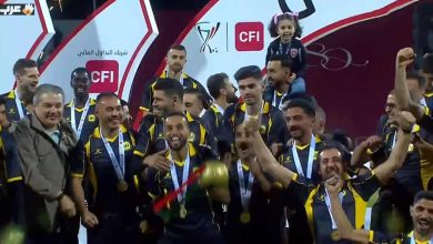 الحسين إربد يهزم الرمثا بثلاثية سريعة ويتوج بكأس الأردن لأول مرة