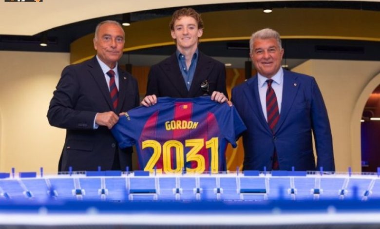 برشلونة يوقع رسمياً مع أنتوني جوردون في صفقة مثيرة