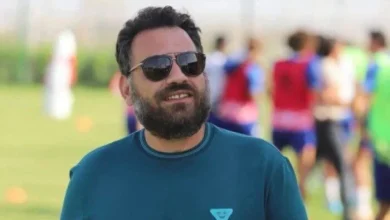 جون إدوارد يحث لاعبي الزمالك على نسيان القمة والتركيز بالكامل على مواجهة سموحة