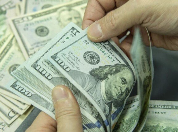 سعر الدولار مقابل الجنيه في مستهل تعاملات اليوم الجمعة 8 مايو 2026 وتأثيره على الأسواق المالية
