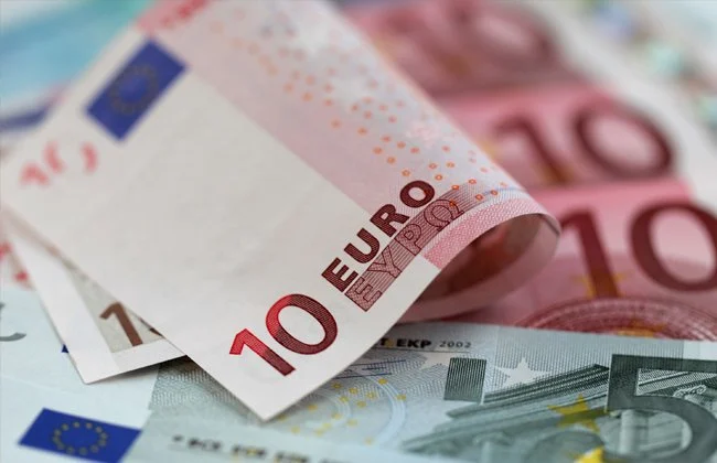 سعر اليورو مقابل الجنيه اليوم الثلاثاء 19 مايو 2026 تحديث مباشر وتحركات الدولار وأسعار العملات الأجنبية