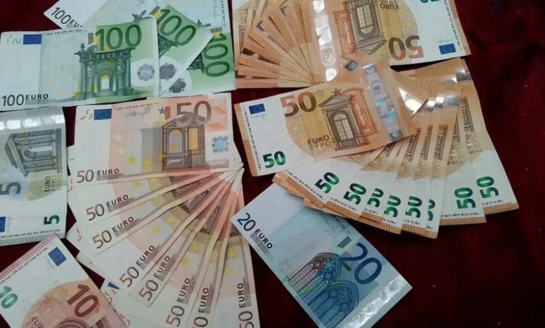 سعر صرف اليورو اليوم مقابل الجنيه المصري بكام في البنوك والتغييرات الأخيرة في السوق – مشاهير سعر صرف اليورو اليوم مقابل الجنيه المصري بكام في البنوك والتغييرات الأخيرة في السوق – مشاهير