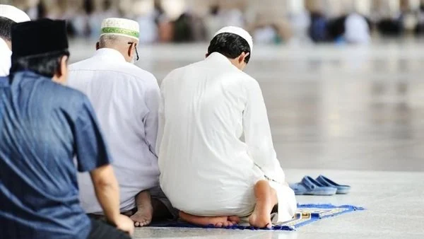 موعد أذان الفجر ومواقيت الصلاة غدا السبت 2 مايو 2026 لجميع المدن في الوطن العربي