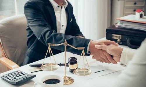 أبرز مكاتب المحاماة المرخصة في السعودية لخدمات العمالة المصرية وقضايا العمل والمستحقات القانونية