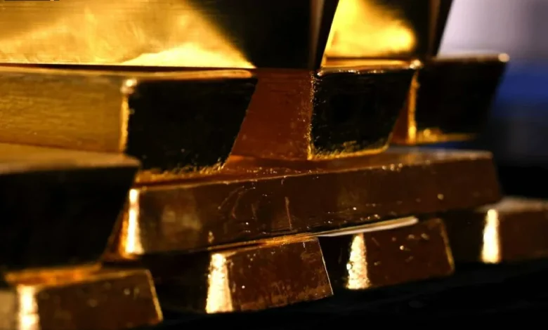ارتداد الذهب نحو 4500 دولار مع ضعف الدولار وهبوط النفط