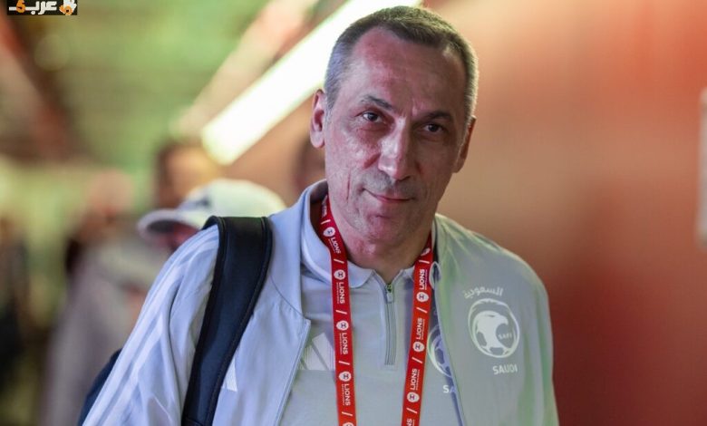 الجاسم يهاجم دونيس قبل انطلاق مونديال 2026 ويكشف سبب الاستبعاد الغامض