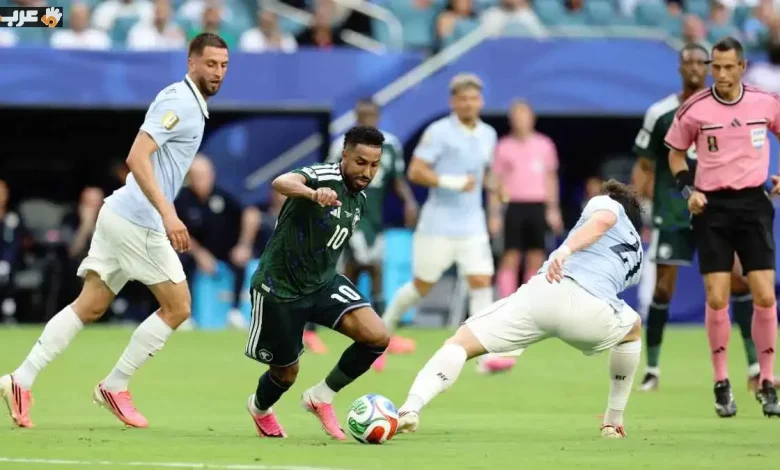 الغامدي يهاجم سالم الدوسري بعد مباراة أوروغواي