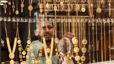 انخفاض أسعار الذهب يكشف الأسباب الحقيقية وراء التراجع