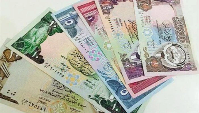 سعر الدينار الكويتي اليوم الأربعاء 3 يونيو 2026 داخل البنوك وتطورات السوق المالي المحلي