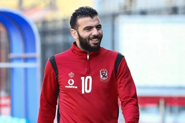 عماد متعب يكشف سبب حرماني من الدوري الإنجليزي ويوجه اتهامًا لحسام البدري في مباراة القمة