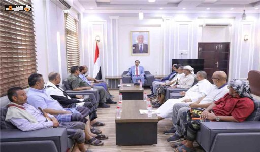 وزير الشباب يناقش اعتراف الهلال المؤقت في يافع