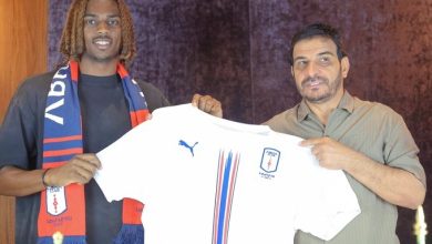 أبها يعلن ضم مصطفى ملائكة ويستعير عبدالكريم دارسي من الهلال