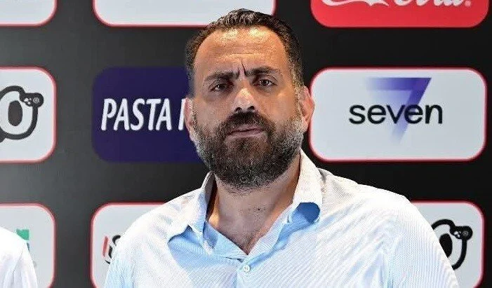 كريم رمزي يكشف تفاصيل الاجتماع الحاسم بين مجلس الزمالك وجون إدوارد بعد تهديده بالرحيل