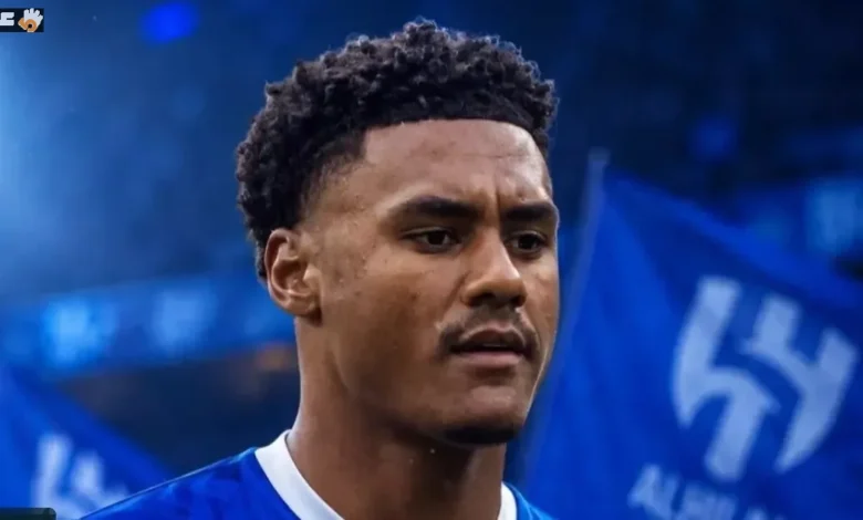 الهلال يوقع مع أستون فيلا صفقة ضم واتكينز بقيمة 60.4 مليون يورو